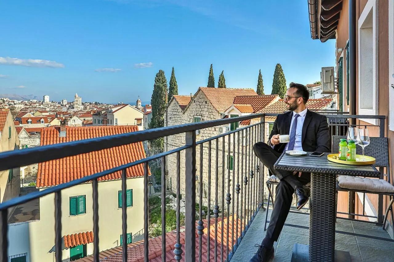 Apartment Elegant Art Deco Home With Balcony Split Croatia
